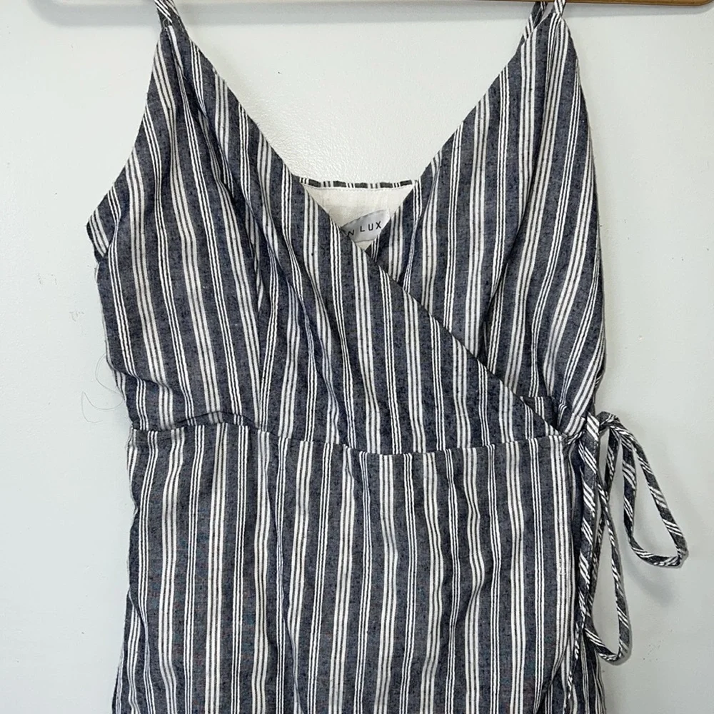 NEW!!  Summer Wrap Dress - Picture 2 of 9